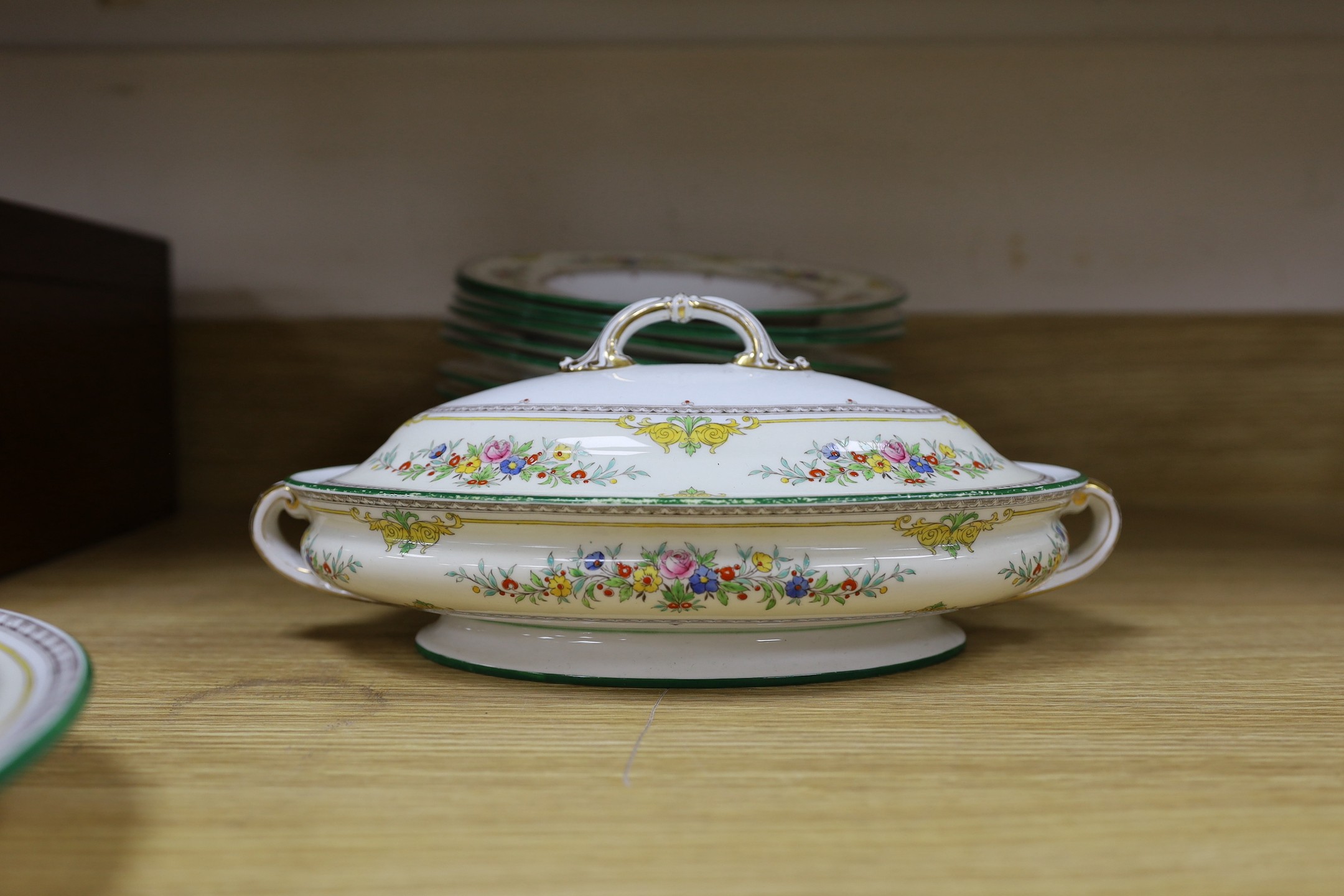 A Mintons 17-piece part dinner service, Stanwood pattern